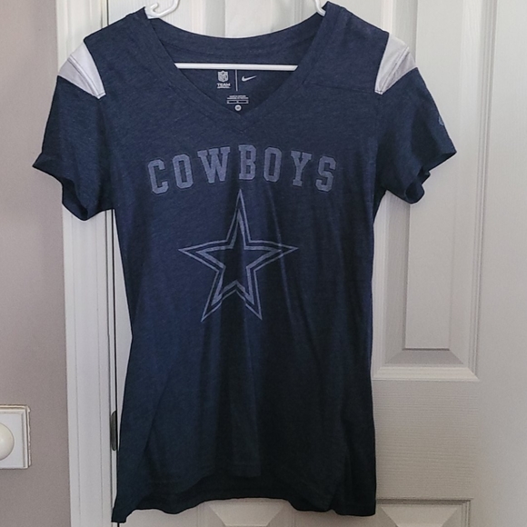 Nike Tops - Nike Dallas Cowboys t-shirt